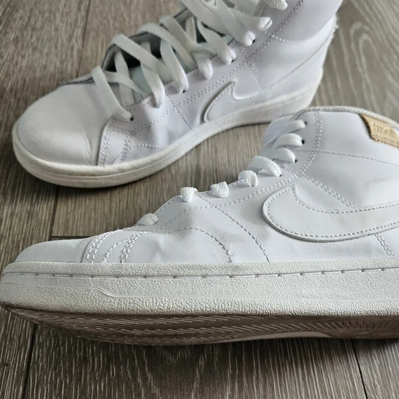 NIKE Women's Court Royale 2 Mid Sneakers White And Blue - Picture 3 of 9